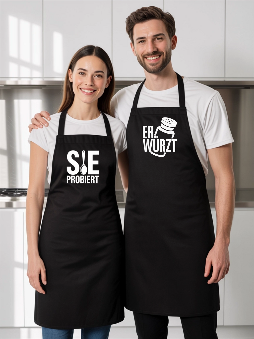 Sie probiert Latzschürze