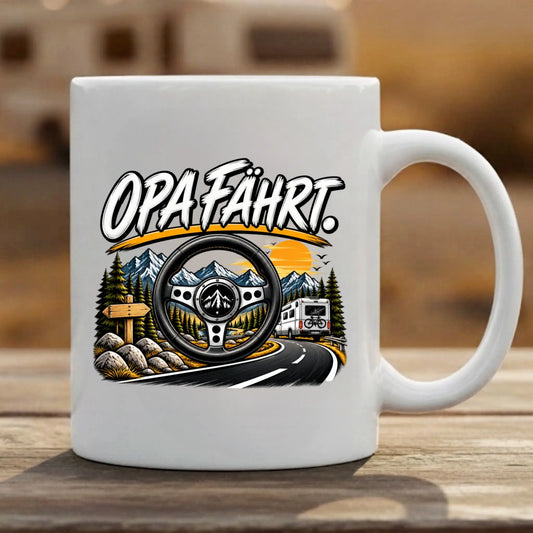 Opa fährt Tasse