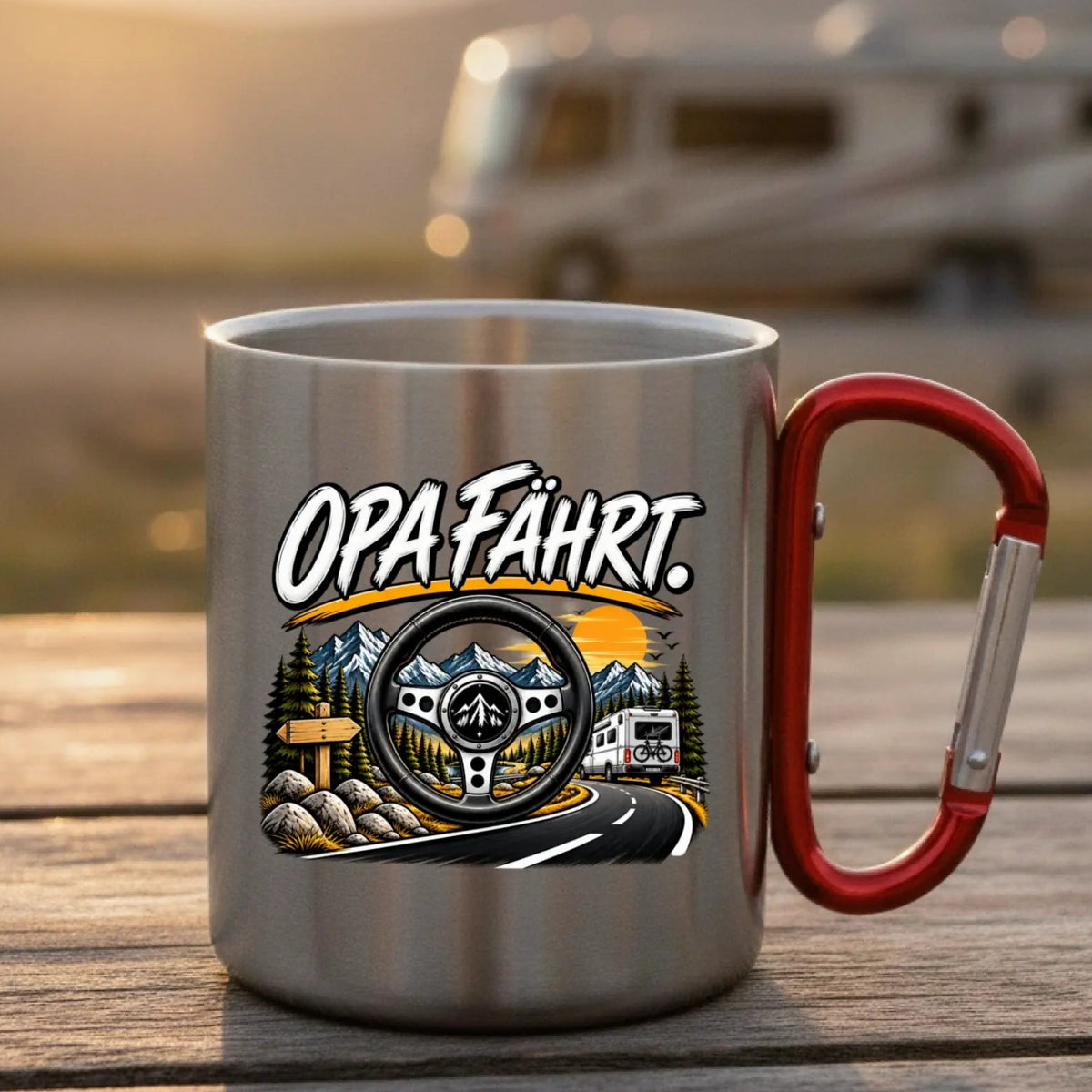 Opa fährt Edelstahl-Tasse mit Karabiner